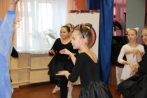 b_210_140_16777215_00_images_arctika_2018-2019_ucheb_god_pomogi_mladshemu_drugu_04.jpeg